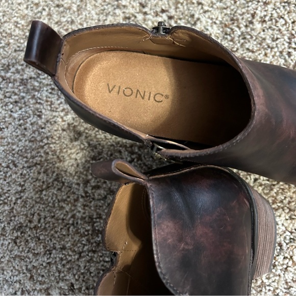 Vionic Cecily Ankle Boot - Picture 2 of 4